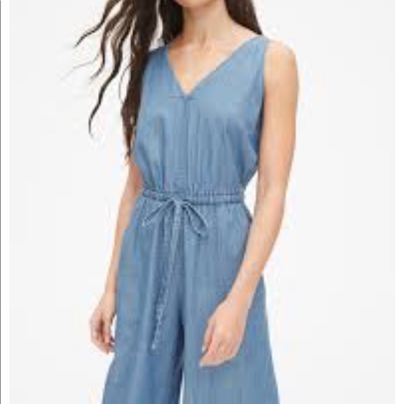 🌟 🎄 Gap tencel chambray jumpsuit - Picture 4 of 6